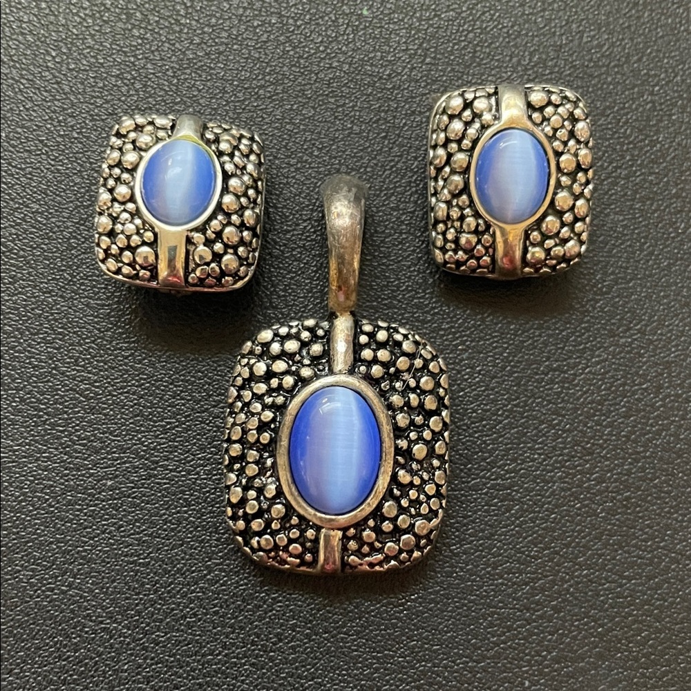 Premier Designs Silver and Blue Earring and Pendant Set
